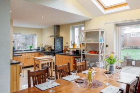 Lime Tree House-Poole - 10-Minute Drive to Sandbanks Beach
